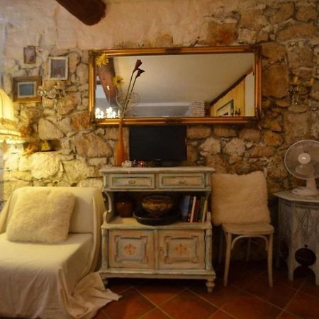 Studio Antique Rovinj Appartamento Esterno foto
