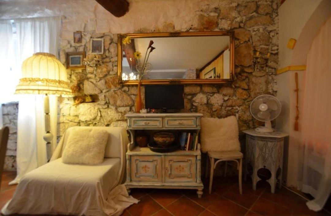 Studio Antique Rovinj Appartamento Esterno foto
