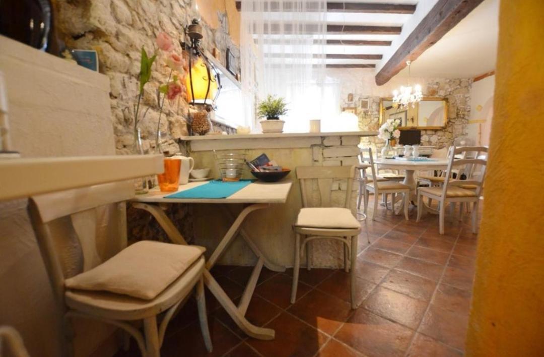 Studio Antique Rovinj Appartamento Esterno foto