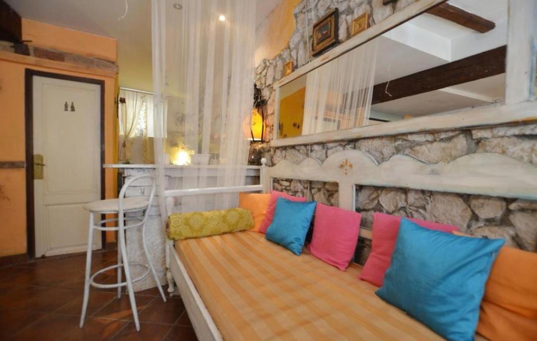 Studio Antique Rovinj Appartamento Esterno foto
